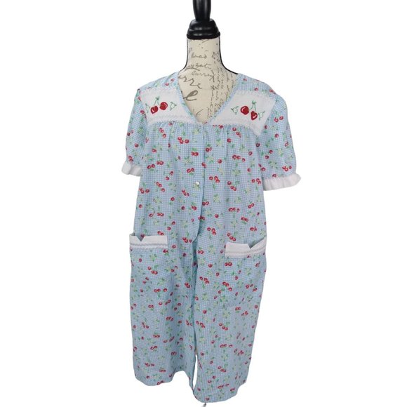 VTG Pleasant Memories Floral cherry blue gingham pattern Snap button nihtdress M - Picture 15 of 16